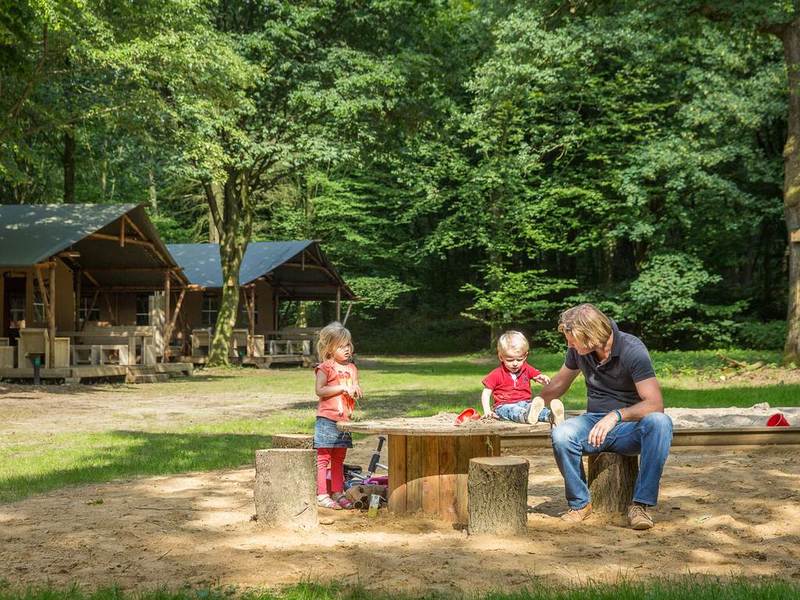 buitenspeelplaats-safaritent-Rabbit-Hill-glamping in eigen land