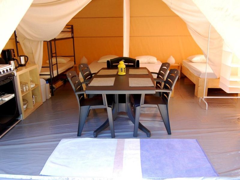 Glamping - Belledonne - Safaritent binnenkant