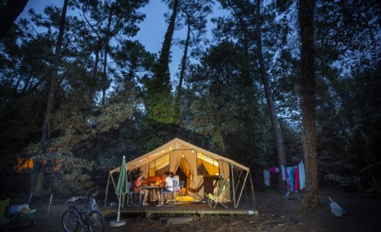 Camping Huttopia Oléron les Chênes Verts - Glamping.nl