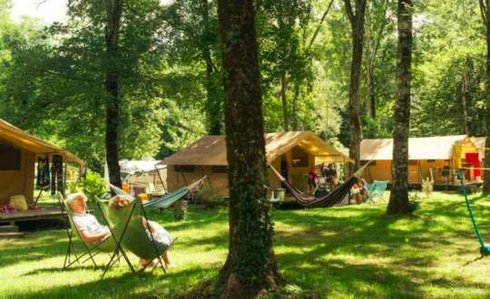 Camping Huttopia Beaulieu sur Dordogne - Glamping.nl