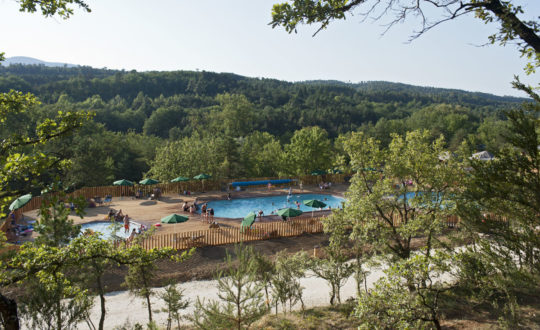 Glampen middenin de natuur bij Huttopia Sud Ardèche