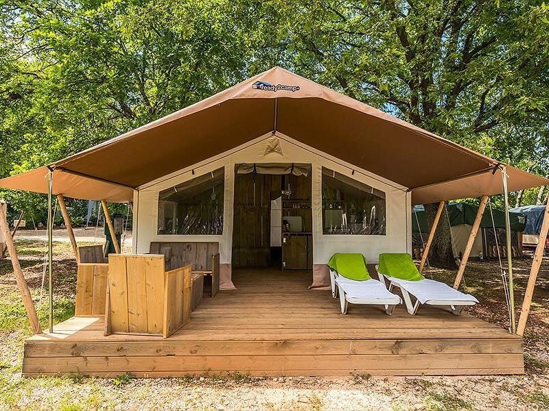 antiek Sluimeren elke dag Krk Premium Camping Resort: slapen in een safaritent - Glamping.nl