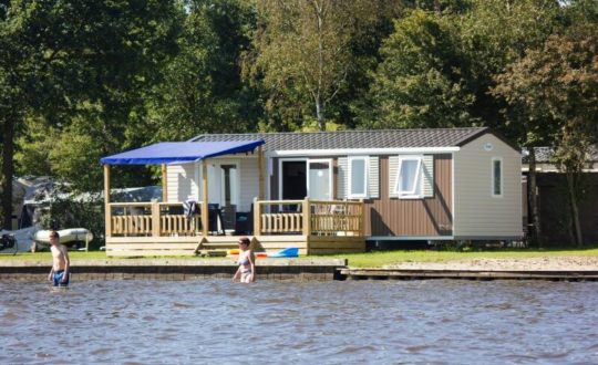 Vakantiepark Bergumermeer - Glamping.nl