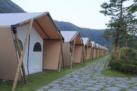 Welke spullen kun je bij glamping meenemen om het nog aangenamer te maken?